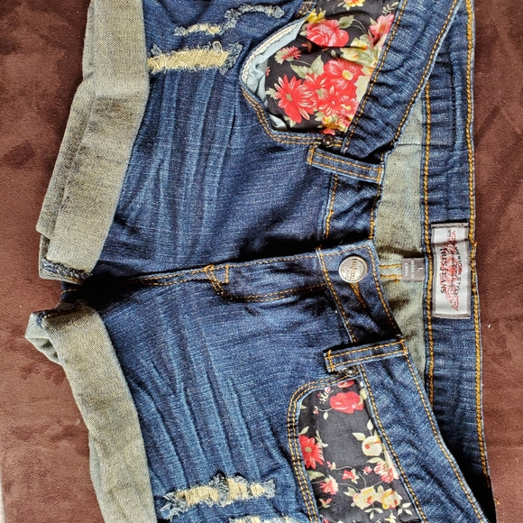 American iris shorts - Picture 2 of 3